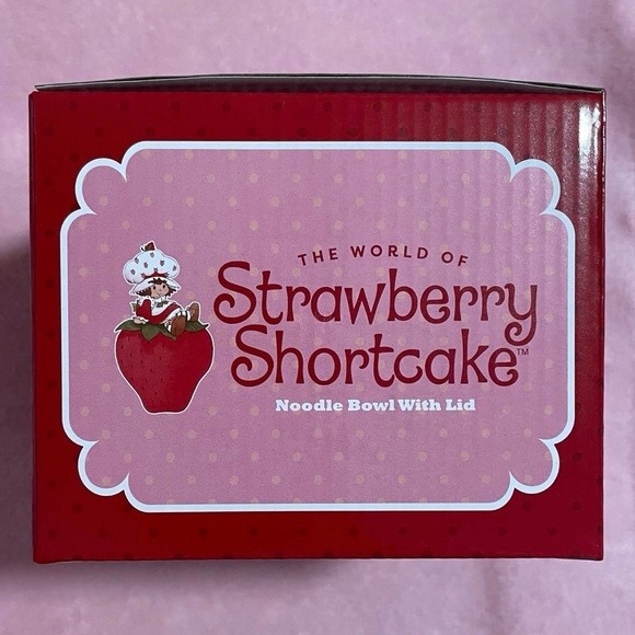 Strawberry Shortcake Cute Pink Ramen Noodle Bowl with Lid - Picture 4 of 6